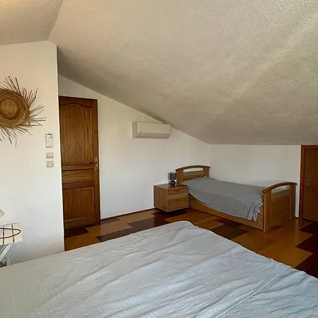 T6 Climatisee Pres De La Pour 10 Personnes - Fr-1-529-93 Vila *